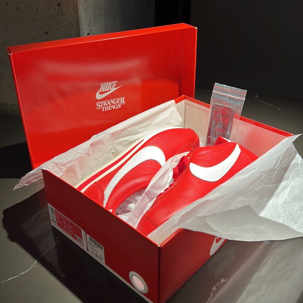 Nike Classic Cortez Stranger Things in University Red